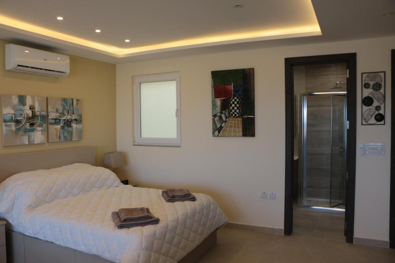 Wileg 4A Luxury Studio Apartment With Shared Swimming Pool. Qala Exterior photo