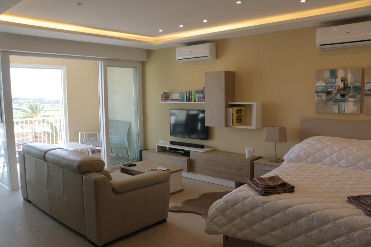 Wileg 4A Luxury Studio Apartment With Shared Swimming Pool. Qala Exterior photo